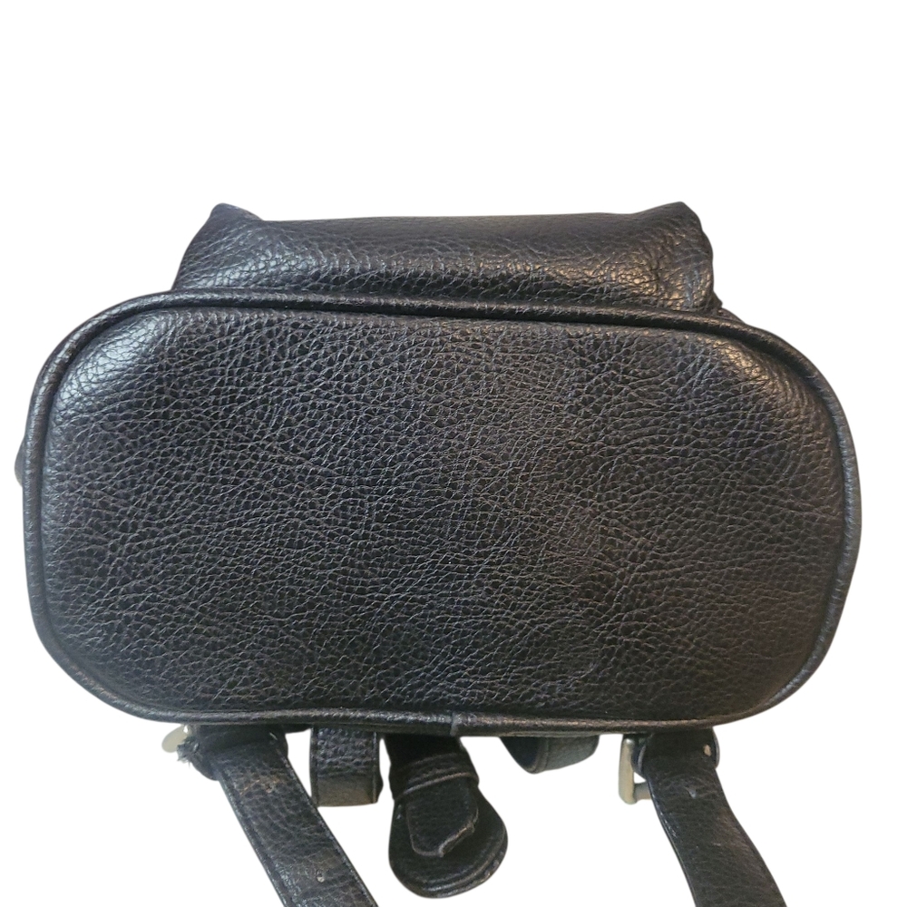 Vintage 1990s GUESS USA Black Pebble Leather Buckle Drawstring Backpack - Picture 7 of 10